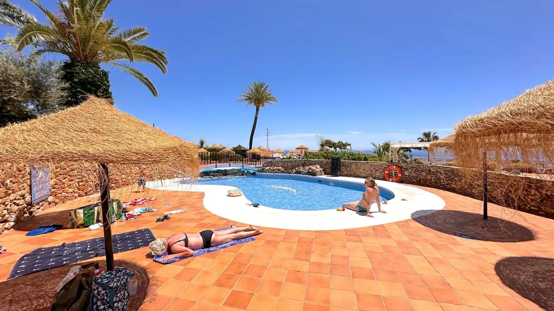 Los Naranjos 25A Private Pool Capistrano Village Nerja Apartment